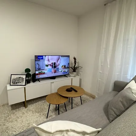 Apartment Moon Downtown 5 Minutes Walk Around Everything Important *