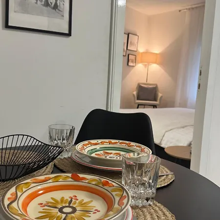 Moon Downtown 5 Minutes Walk Around Everything Important