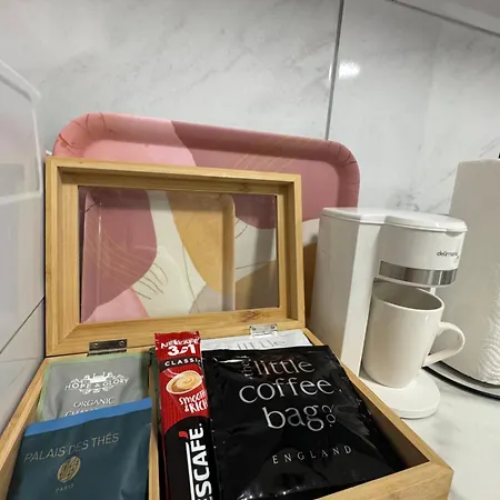 Moon Downtown 5 Minutes Walk Around Everything Important Apartament