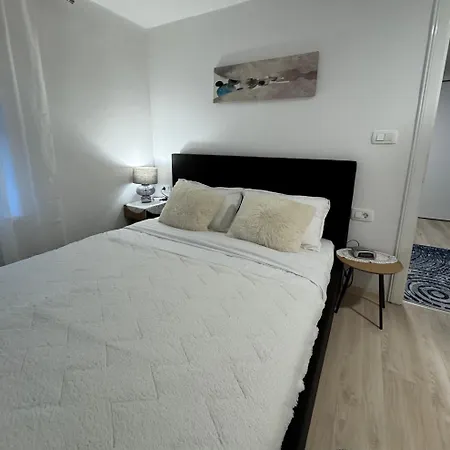 Moon Downtown 5 Minutes Walk Around Everything Important * سراييفو